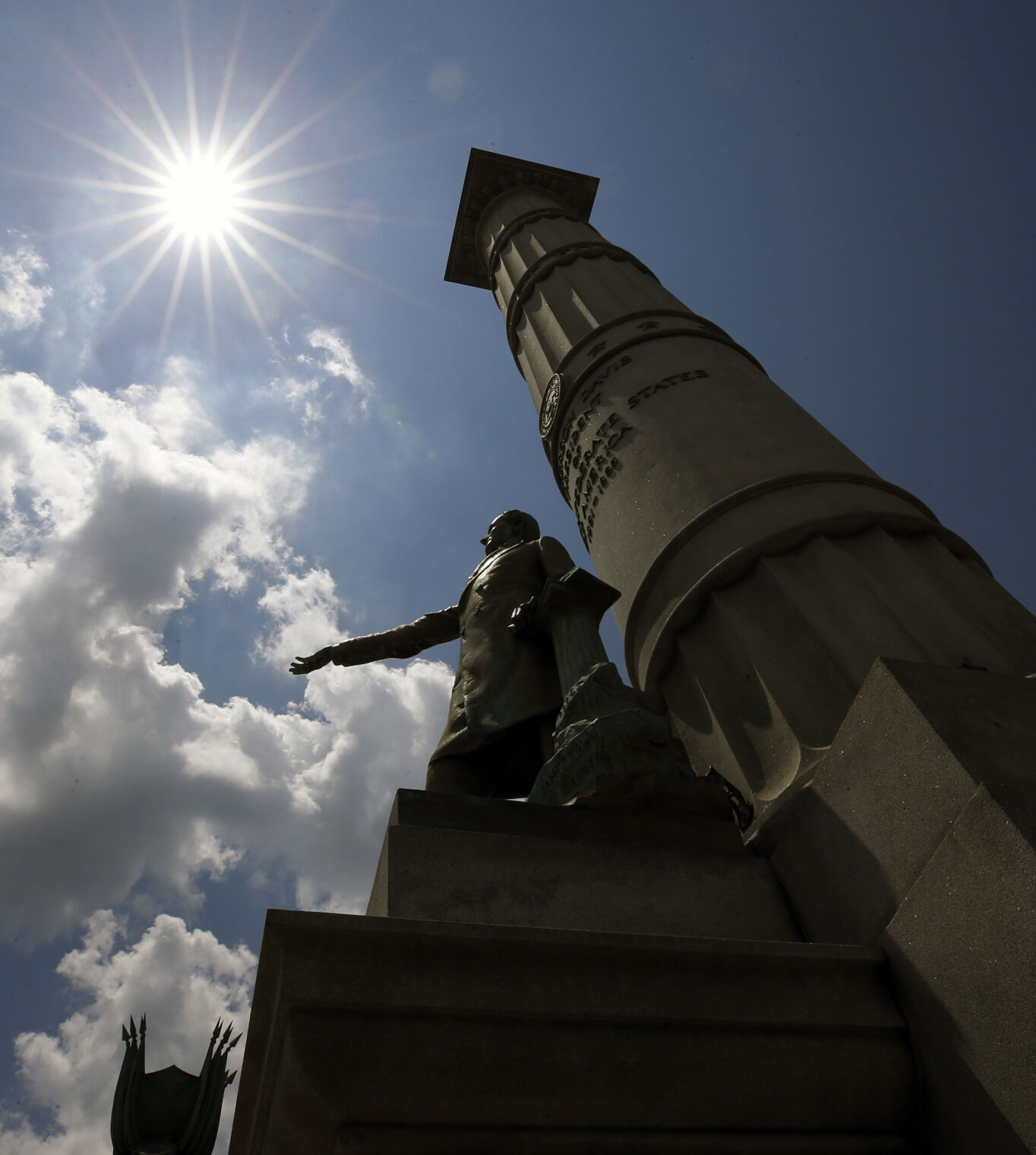 20180703_MET_MONUMENT_BB02
